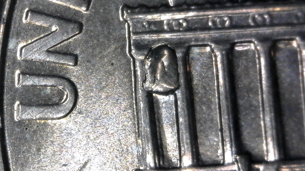 2008-P-Lincoln-Memorial-Cent-With-Huge-Die-Chip!-Aka-Hornet's-Nest